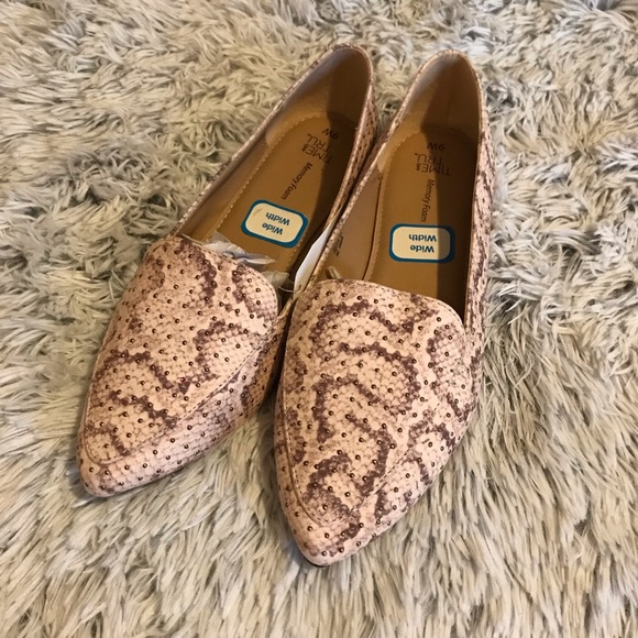 Time & Tru Women’s Pointy Toe Snake studded Loafer Flats - Picture 1 of 5